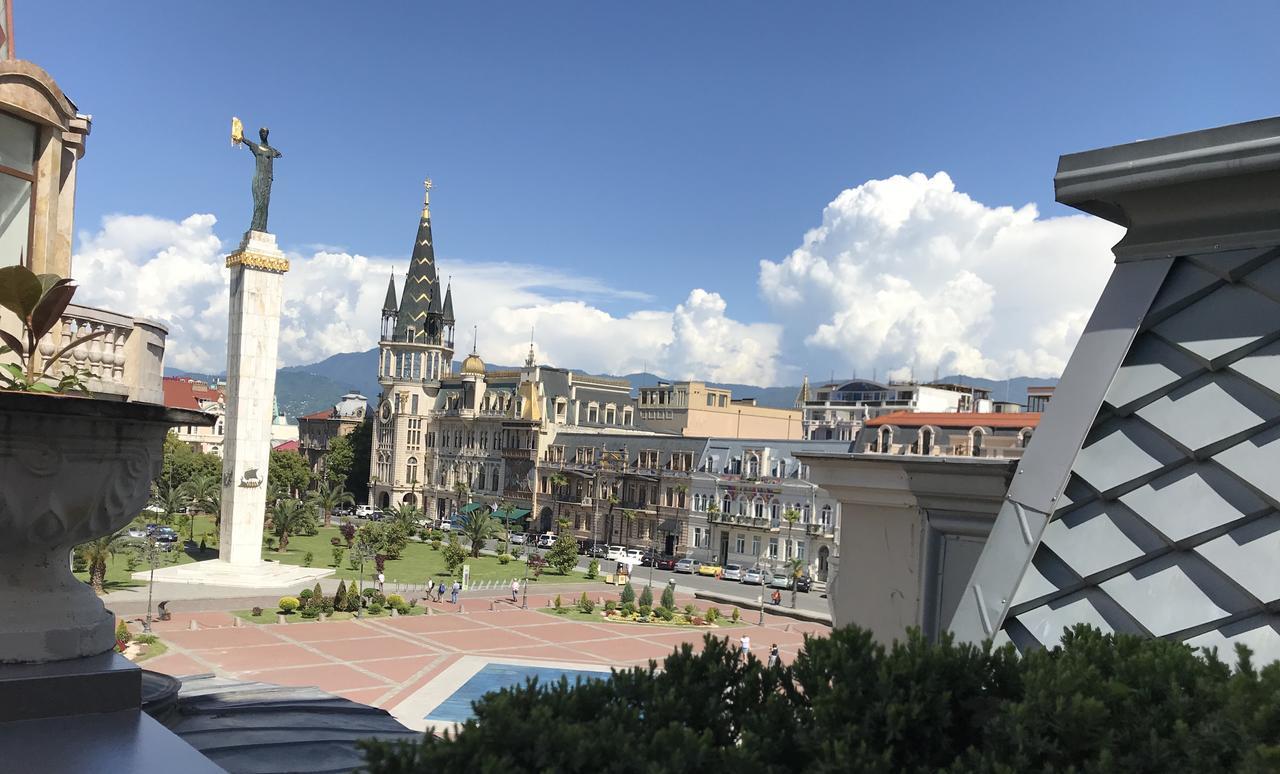 Cozy Studio On Europe Square Batumi Exterior photo